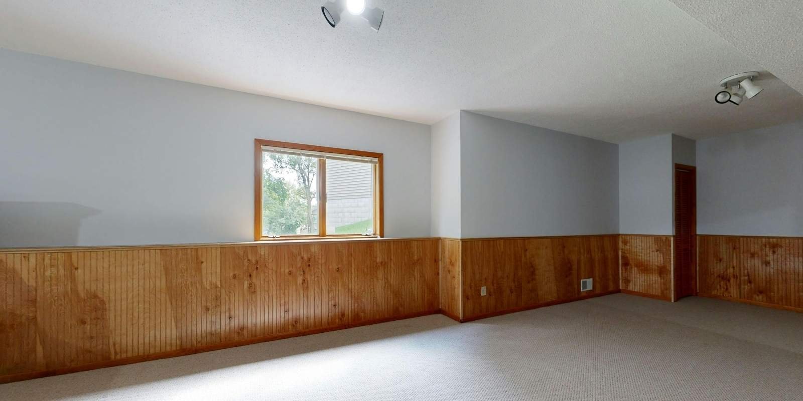 basement emergency lighting requirements to ensure safe egress during a power outage